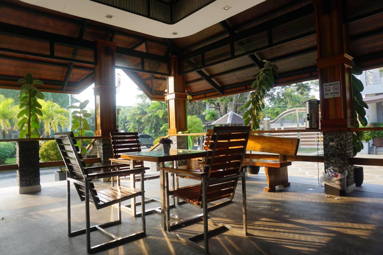 Floating Sanctuary Resort Powered By Cocotel Bulacan Exteriér fotografie