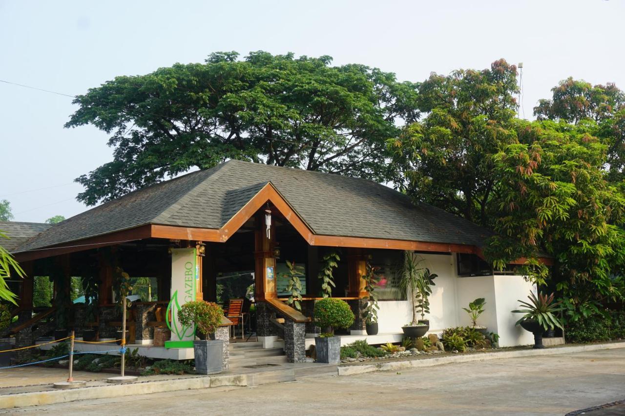 Floating Sanctuary Resort Powered By Cocotel Bulacan Exteriér fotografie
